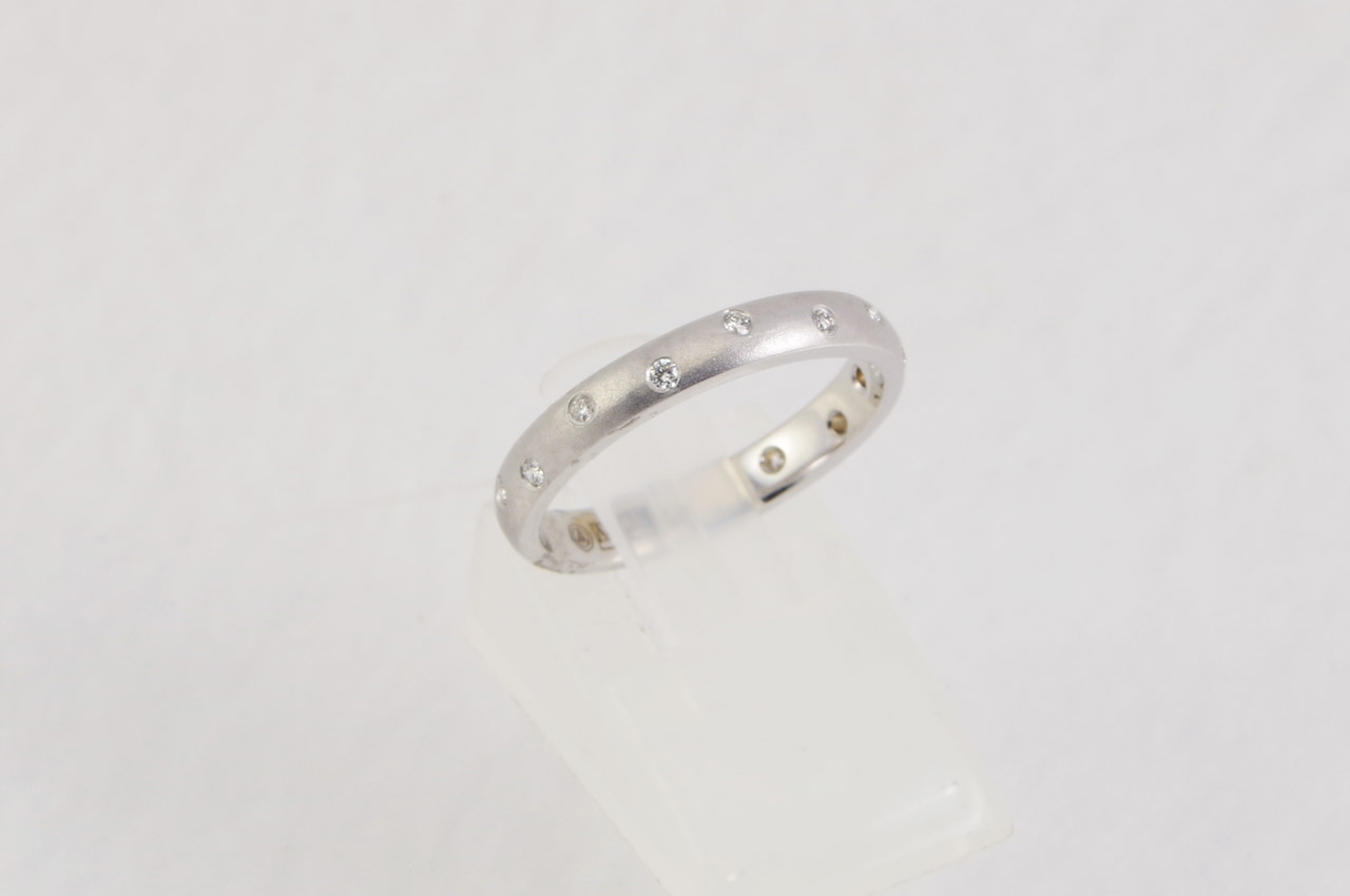 14k White Gold Diamond Ring Side