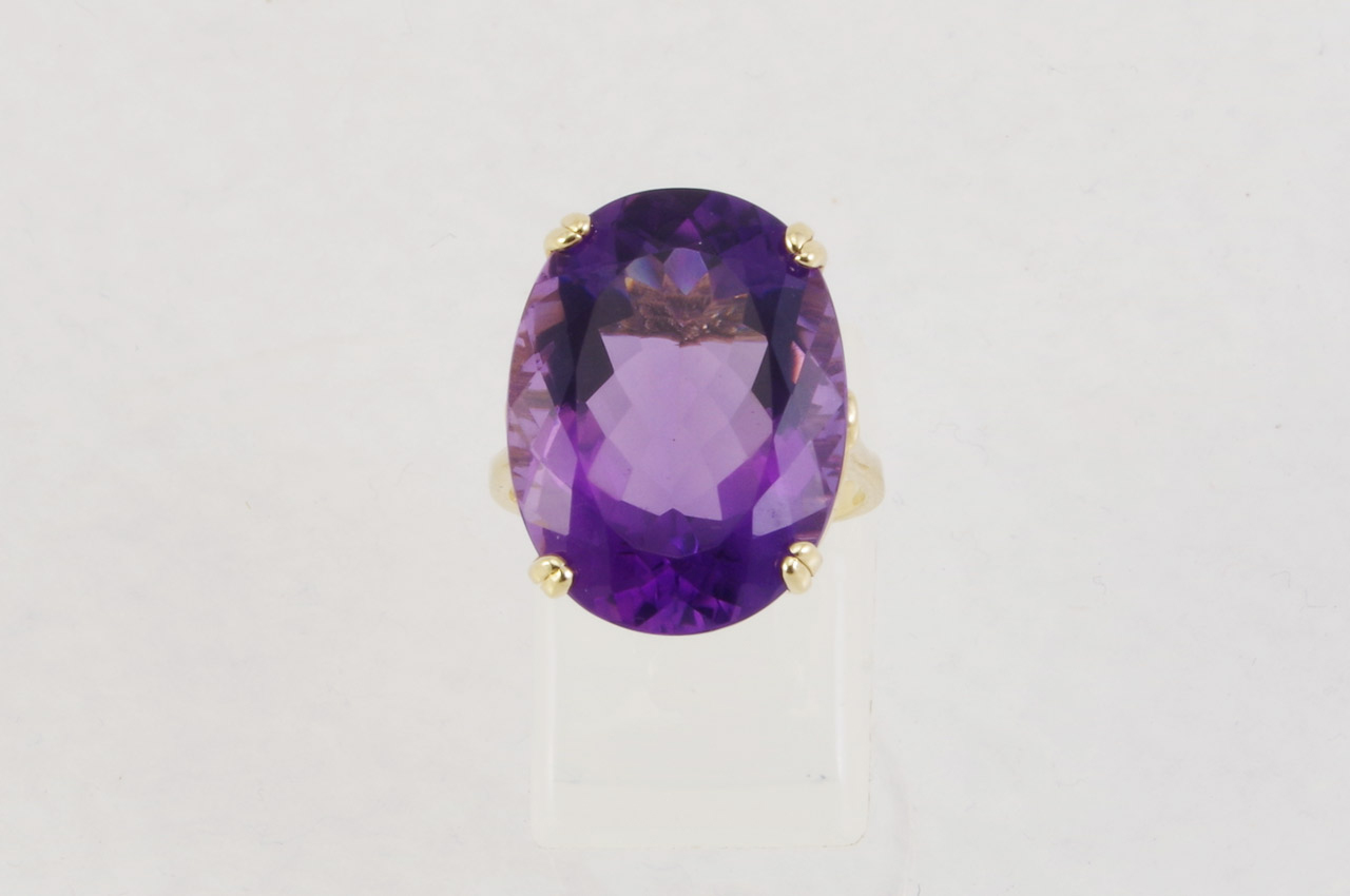 Estate 14k Yellow Gold Oval Amethyst Ring Top
