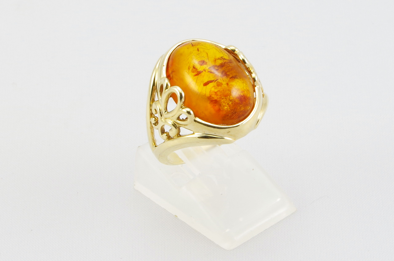 Estate Yellow Gold Amber Ring Side