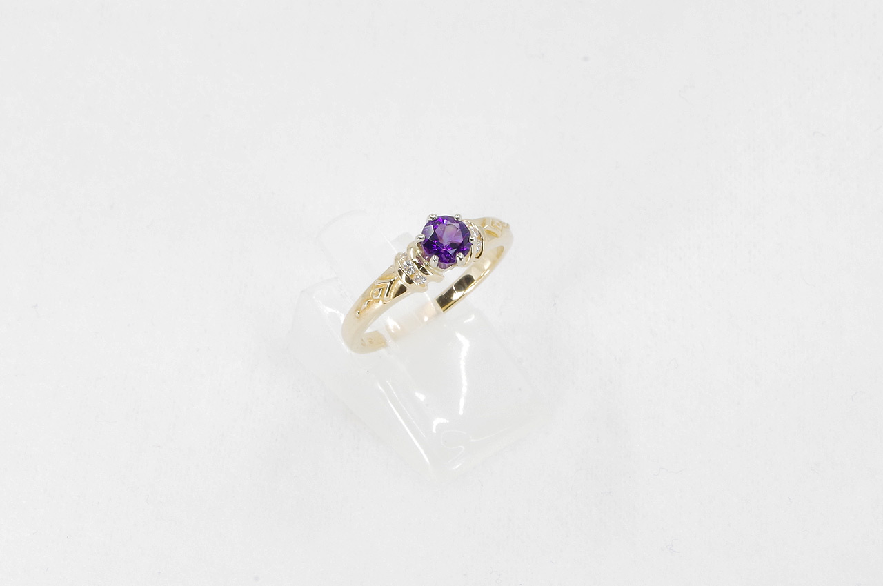 14k Yellow Gold Carved Amethyst & Diamond Ring Image 2
