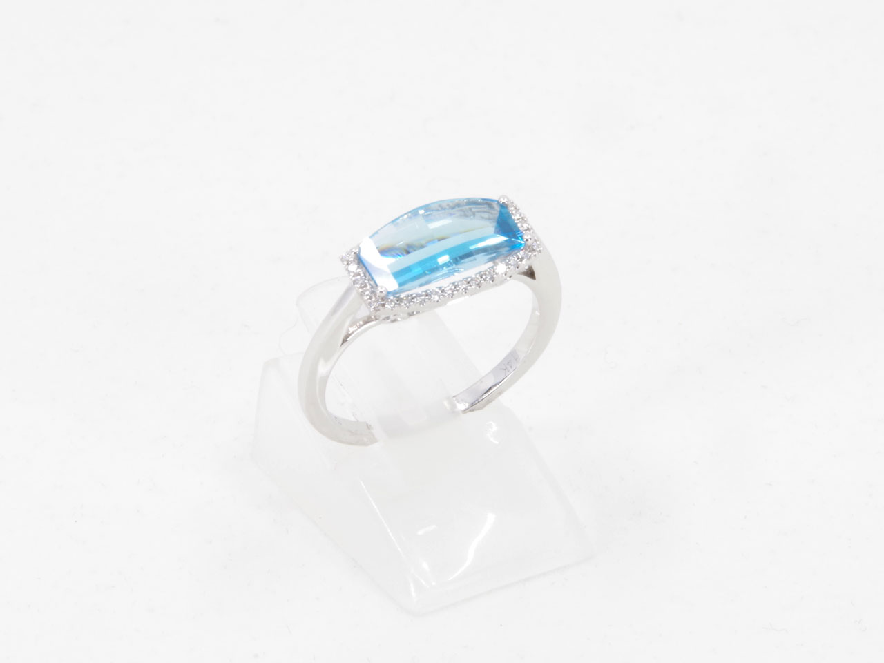 14K White Gold Swiss Blue Topaz & Diamond Ring Side