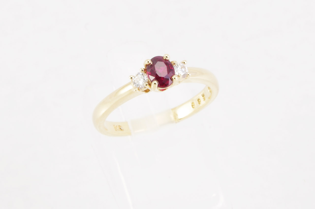 14k Yellow Gold Oval Ruby & Diamond 3-Stone Ring Side