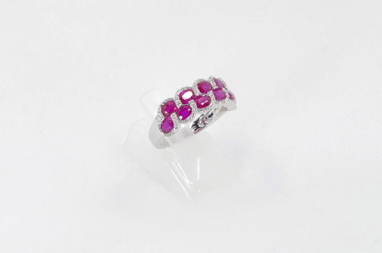 14k White Gold Oval Ruby & Diamond Ring Side View