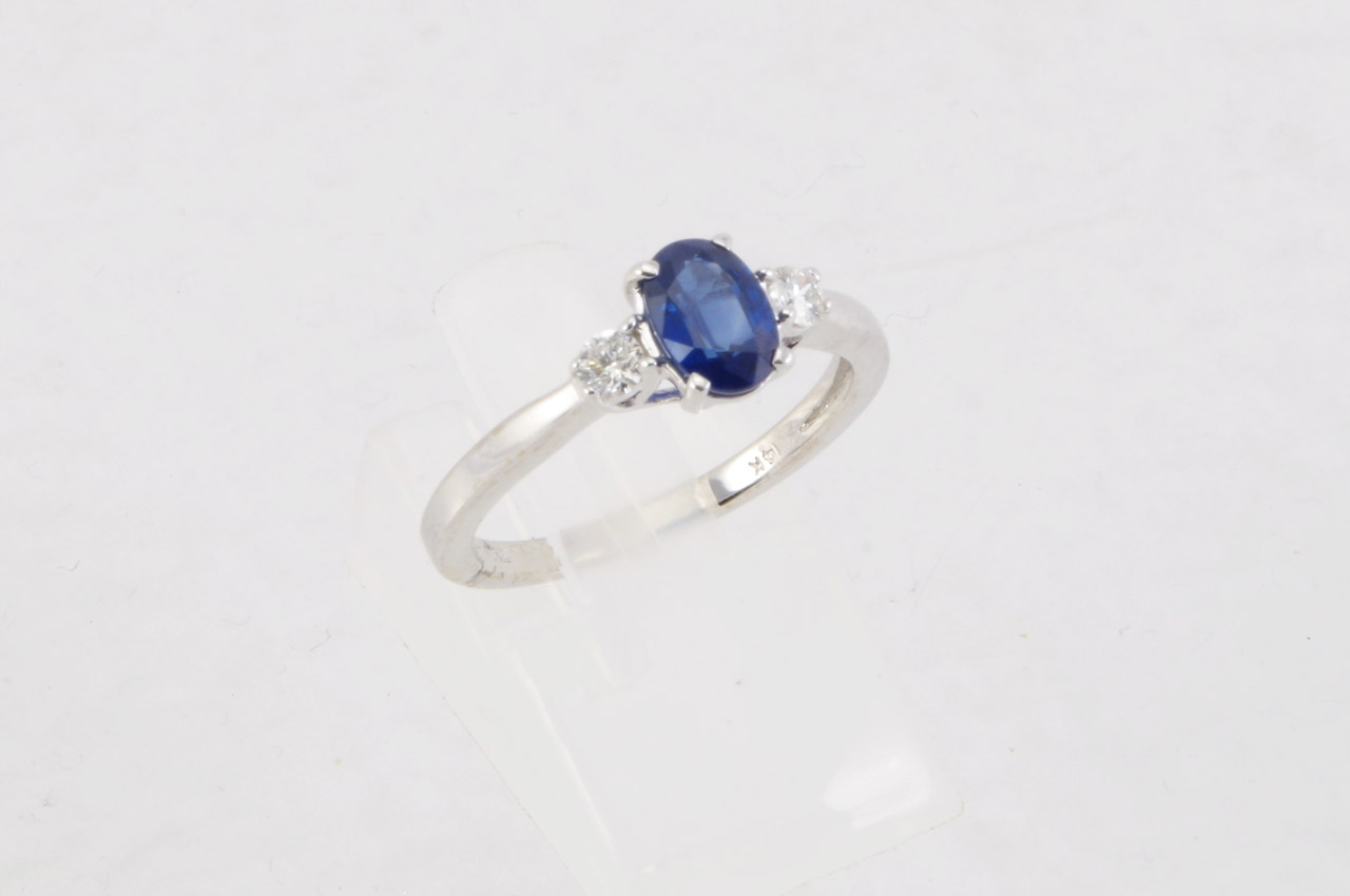 14k White Gold Oval Sapphire & Diamond 3-Stone Ring Side